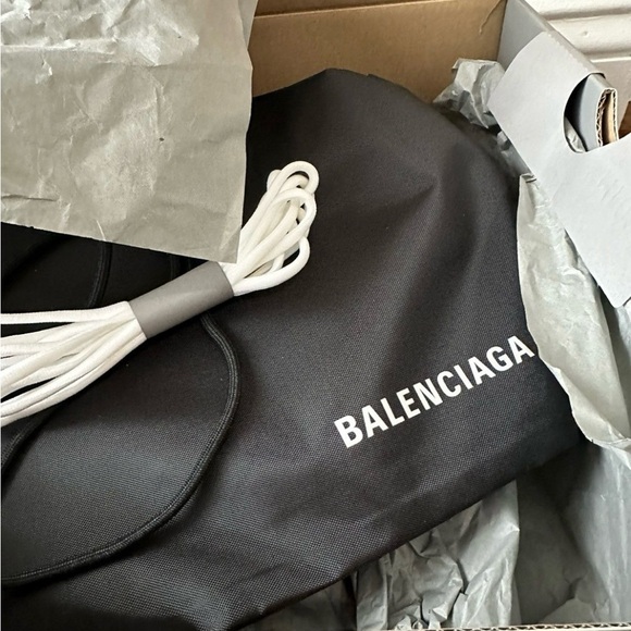 Track high top sneakers - Picture 9 of 9